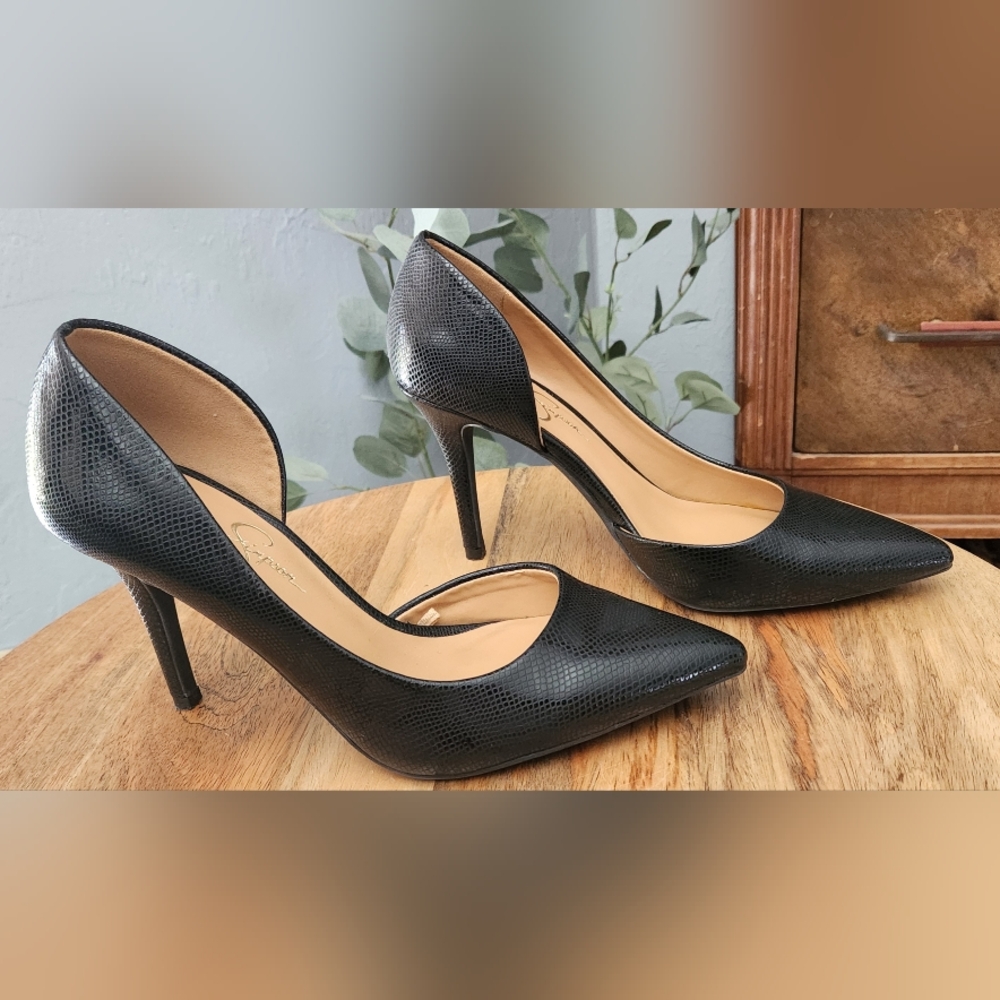 Jessica Simpson Black Pointed-Toe Heels